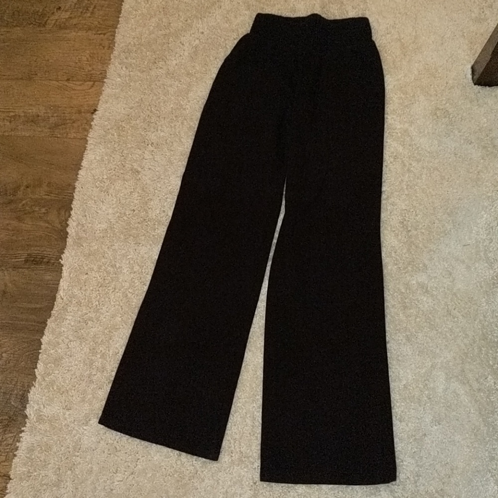 2 pairs of linen pants